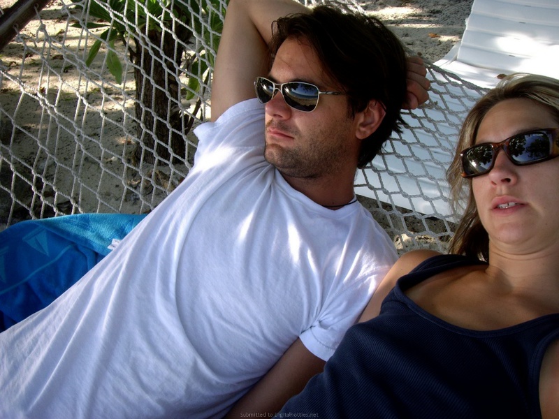 Сексуальные игры молодой пары на отдыхе 19 фото Сексуальные игры молодой пары на отдыхе 19 фото