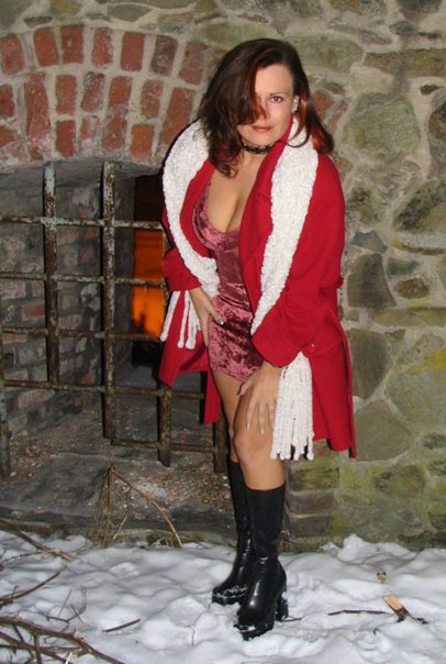 Горячая мамочка разделась на улице 4 фото Горячая мамочка разделась на улице 4 фото