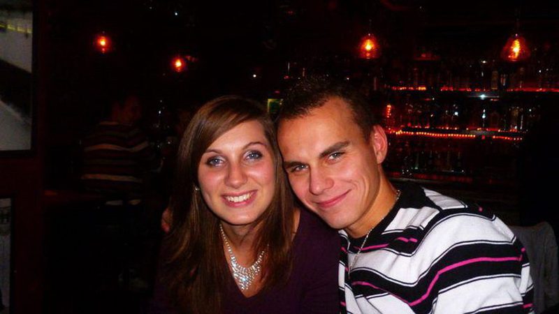 Европейская телка раздевается дома и трахается с женихом 2 фото Европейская телка раздевается дома и трахается с женихом 2 фото