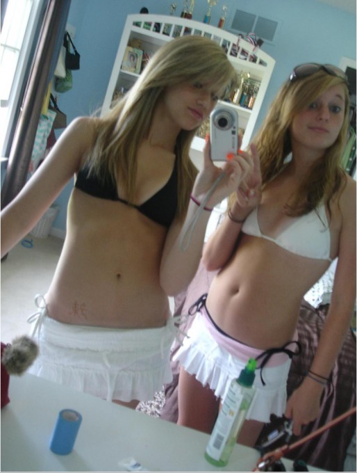 Голые селфи похотливых студенток из США на фотоаппараты 9 фото Голые селфи похотливых студенток из США на фотоаппараты 9 фото