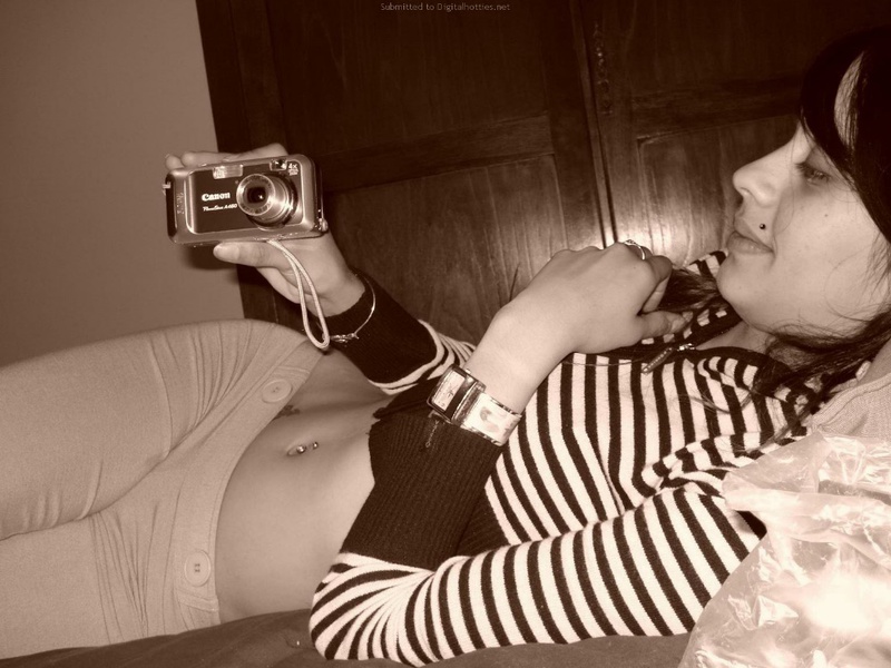 Худенькая тайская телочка показала интимные снимки 29 фото Худенькая тайская телочка показала интимные снимки 29 фото