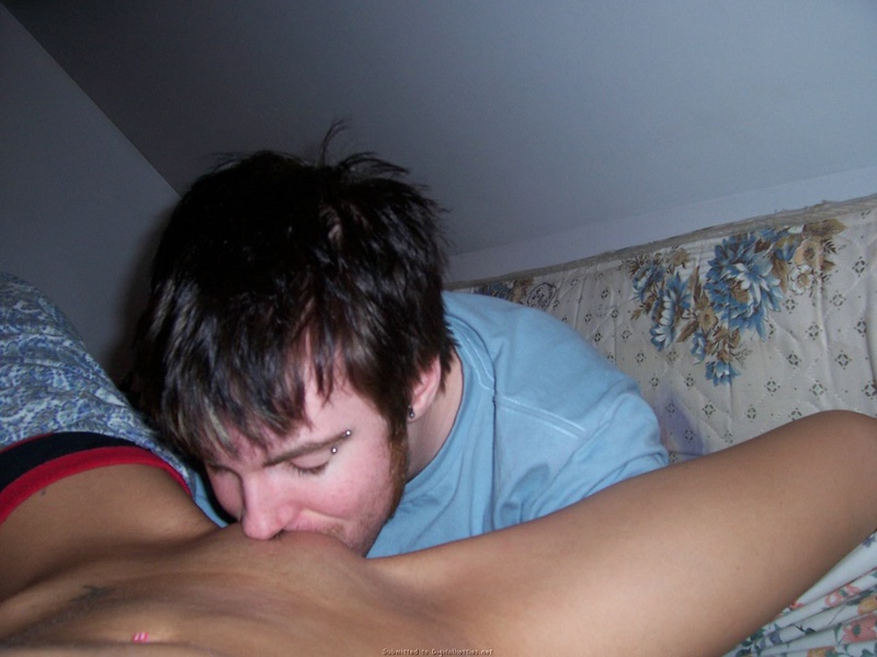 Молодые выложили сюда свою интимную жизнь 8 фото Молодые выложили сюда свою интимную жизнь 8 фото