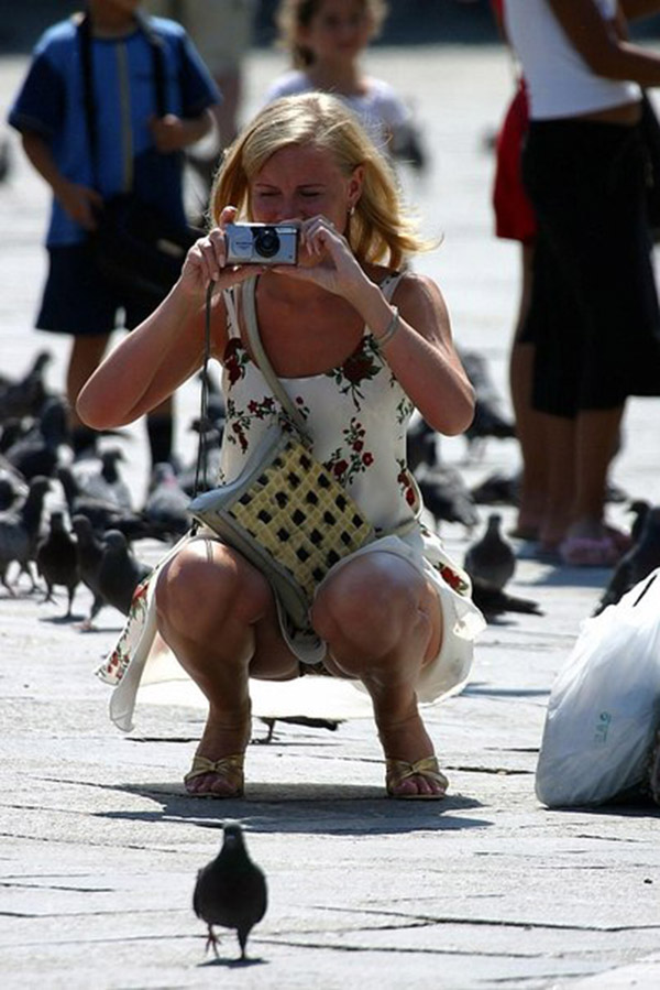 Подборка случайных засветов кисок пошлых телок без трусиков 3 фото Подборка случайных засветов кисок пошлых телок без трусиков 3 фото