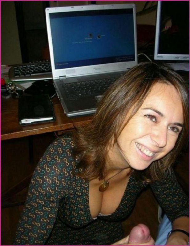 Мамка раздвигает ноги и берёт в рот член соседа 17 фото Мамка раздвигает ноги и берёт в рот член соседа 17 фото