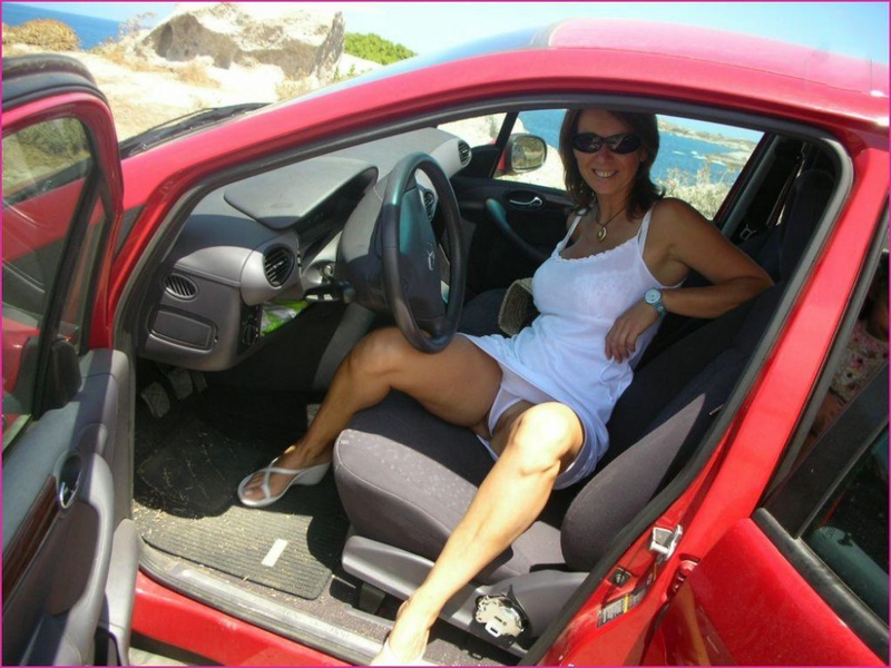 Мамка раздвигает ноги и берёт в рот член соседа 2 фото Мамка раздвигает ноги и берёт в рот член соседа 2 фото