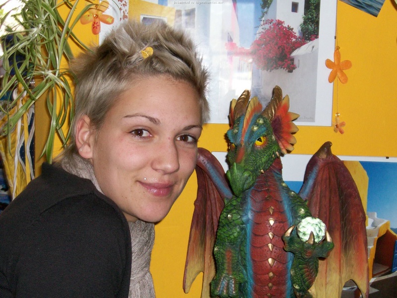 Ласкает влажную вагину дома 1 фото Ласкает влажную вагину дома 1 фото