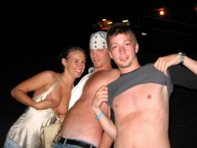 Вечеринка завершилась групповухой 5 фото Вечеринка завершилась групповухой 5 фото