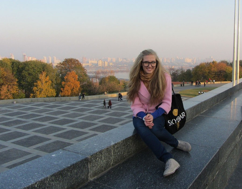 Красивая подруга выложила свою жизнь в фото и не только 5 фото Красивая подруга выложила свою жизнь в фото и не только 5 фото