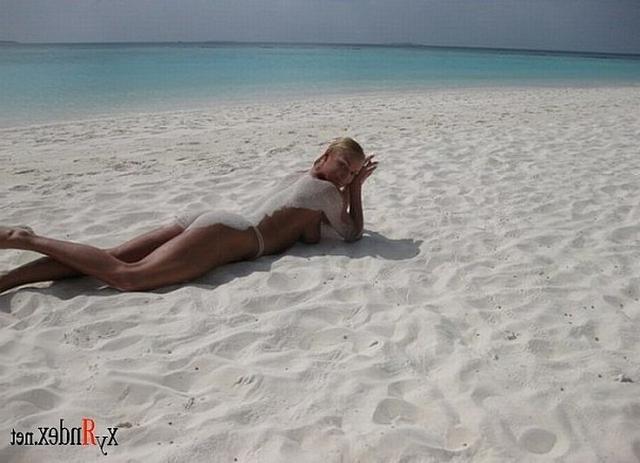 Частный архив красивой блондиночки с отдыха 12 фото Частный архив красивой блондиночки с отдыха 12 фото