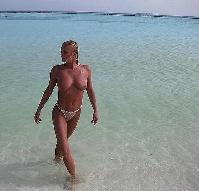 Частный архив красивой блондиночки с отдыха 9 фото Частный архив красивой блондиночки с отдыха 9 фото