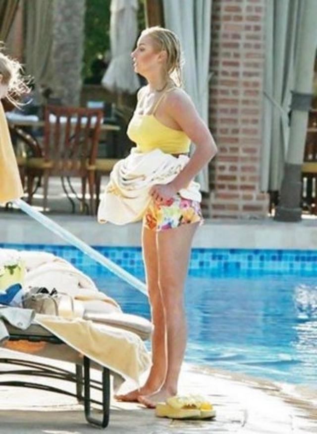 Частный архив красивой блондиночки с отдыха 7 фото Частный архив красивой блондиночки с отдыха 7 фото