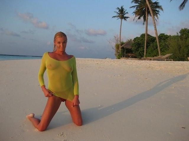 Частный архив красивой блондиночки с отдыха 1 фото Частный архив красивой блондиночки с отдыха 1 фото