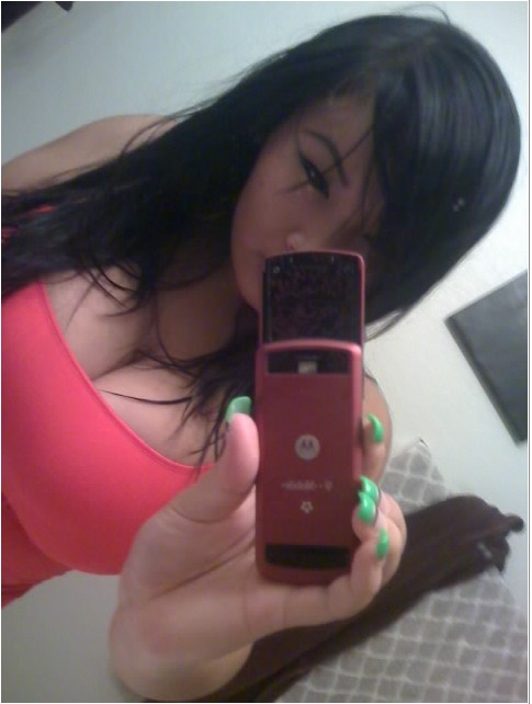 Молодые девки снимают свои сиськи 9 фото Молодые девки снимают свои сиськи 9 фото