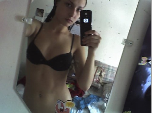 Молодые девки снимают свои сиськи 13 фото Молодые девки снимают свои сиськи 13 фото