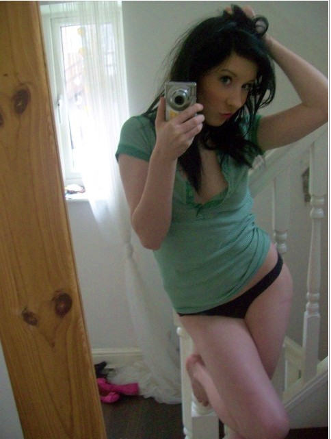 Молодые девки снимают свои сиськи 18 фото Молодые девки снимают свои сиськи 18 фото