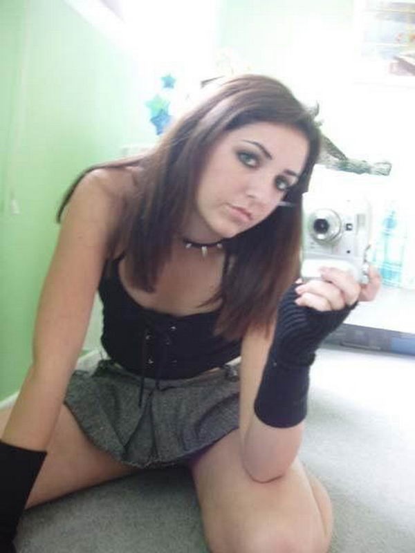 Молодые подруги разделись дома 10 фото Молодые подруги разделись дома 10 фото