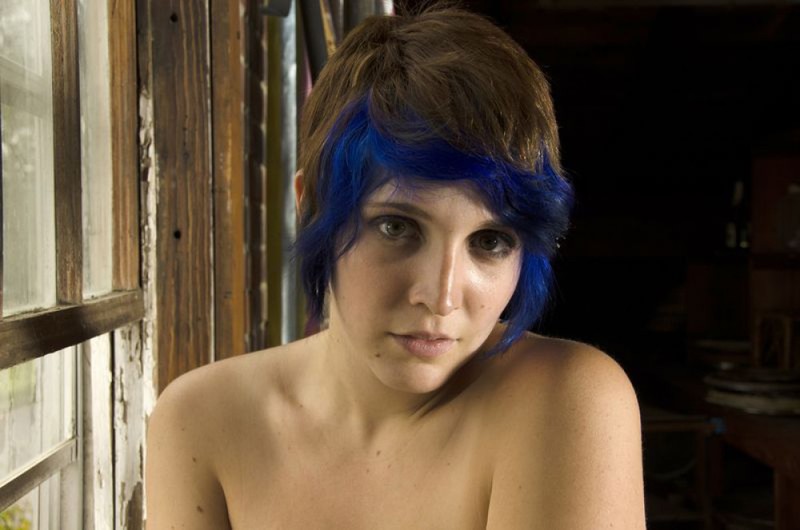 Полненькая неформалка позирует в столярной мастерской 18 фото Полненькая неформалка позирует в столярной мастерской 18 фото