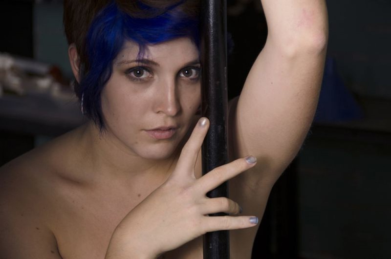 Полненькая неформалка позирует в столярной мастерской 39 фото Полненькая неформалка позирует в столярной мастерской 39 фото