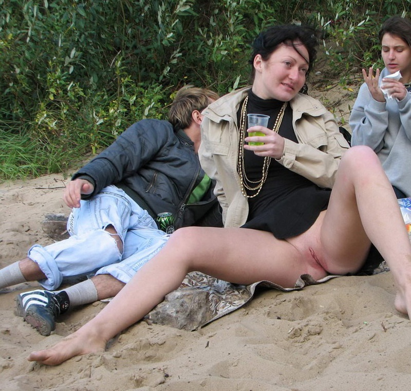 Развлеклись на природе у речки 3 фото Развлеклись на природе у речки 3 фото