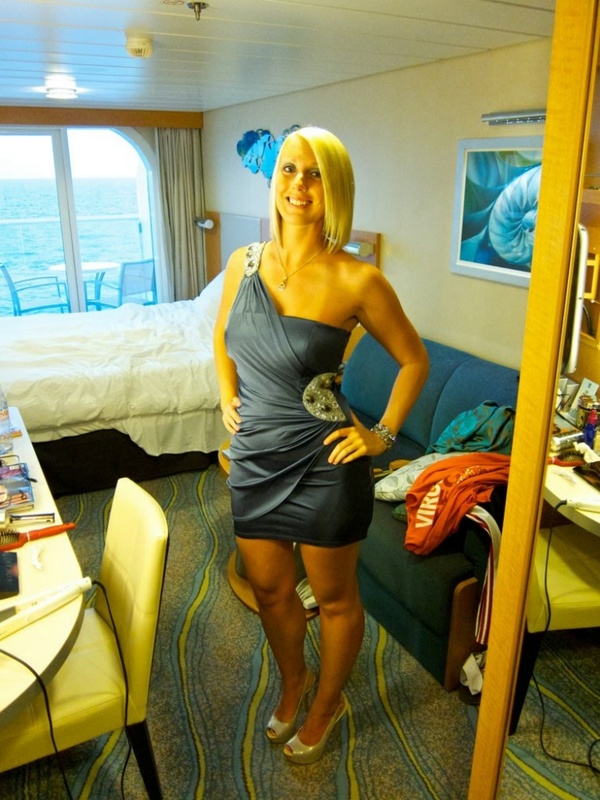 Белокурая мамочка из США позирует на отдыхе и дома 2 фото Белокурая мамочка из США позирует на отдыхе и дома 2 фото