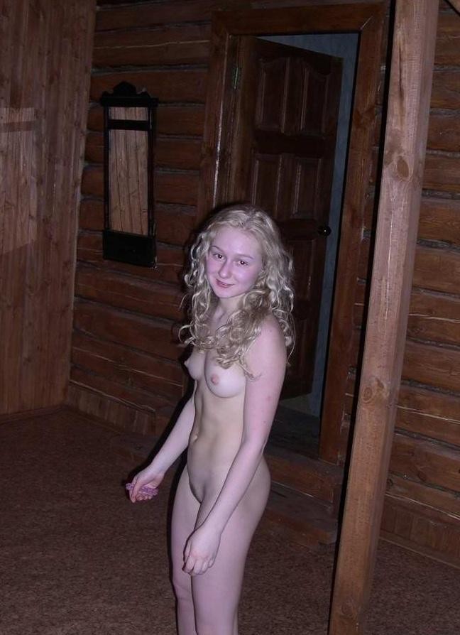 Опытные бабы раздеваются для мужиков на камеру 6 фото Опытные бабы раздеваются для мужиков на камеру 6 фото