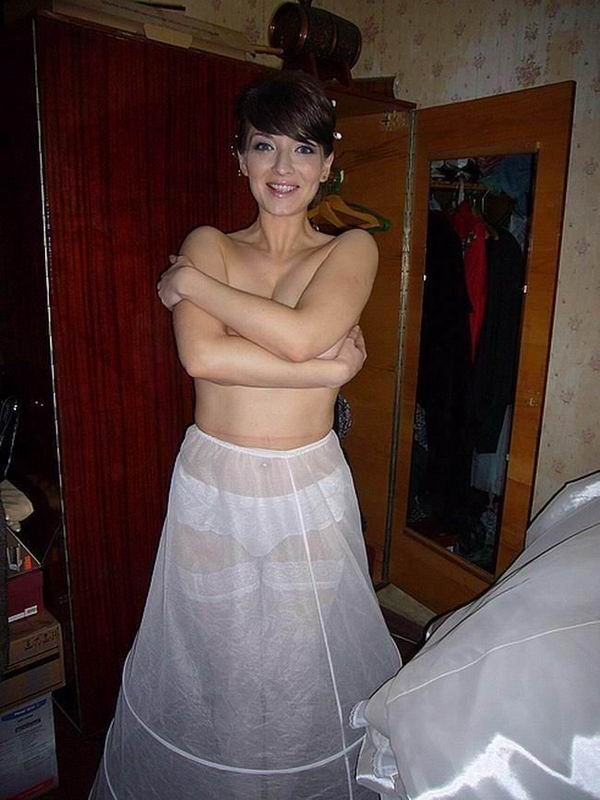 Опытные бабы раздеваются для мужиков на камеру 11 фото Опытные бабы раздеваются для мужиков на камеру 11 фото