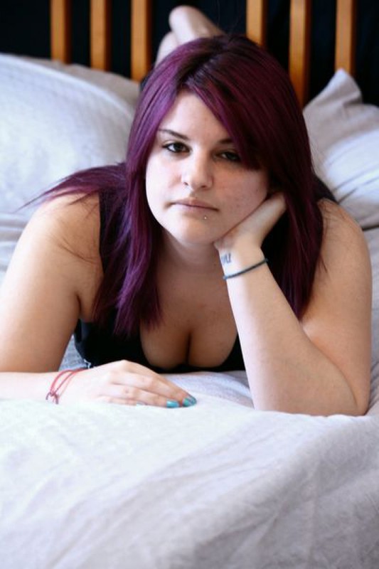 Горячая и пухлая чувиха показывает свое тело на постели 33 фото Горячая и пухлая чувиха показывает свое тело на постели 33 фото