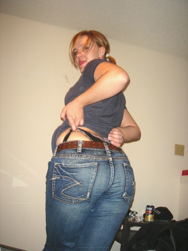 Пышечка фотографирует свои формы по всей квартире 30 фото Пышечка фотографирует свои формы по всей квартире 30 фото