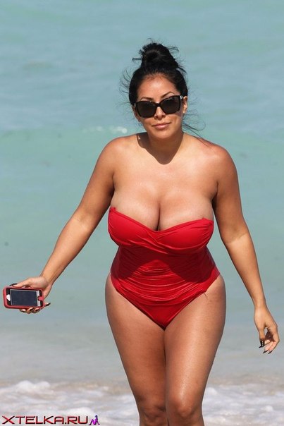 Грудастые красотки удивляют с первого взгляда 13 фото Грудастые красотки удивляют с первого взгляда 13 фото