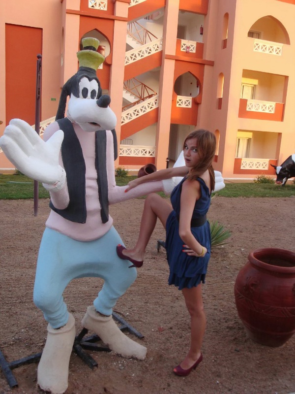 Молодая красотка оголила свои сиськи 15 фото Молодая красотка оголила свои сиськи 15 фото