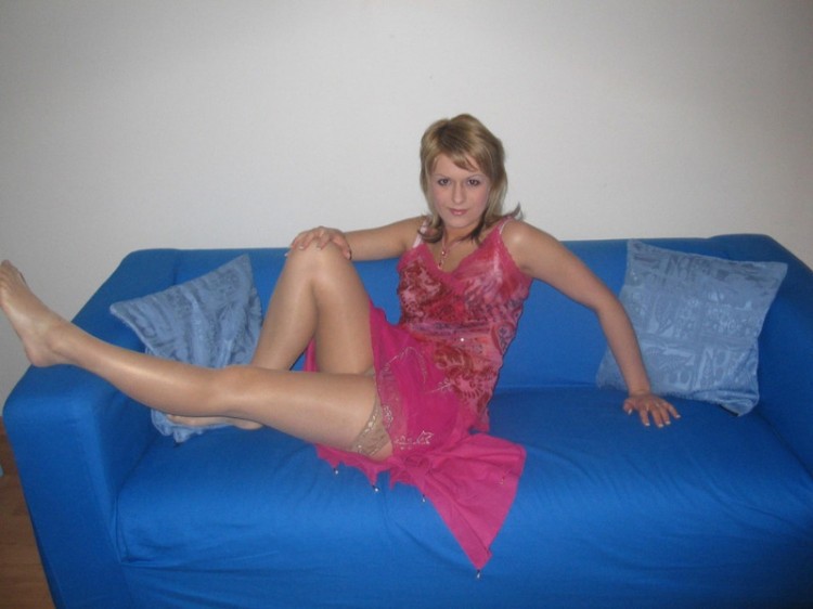 Вредная деваха любит трахаться по выходным 1 фото Вредная деваха любит трахаться по выходным 1 фото