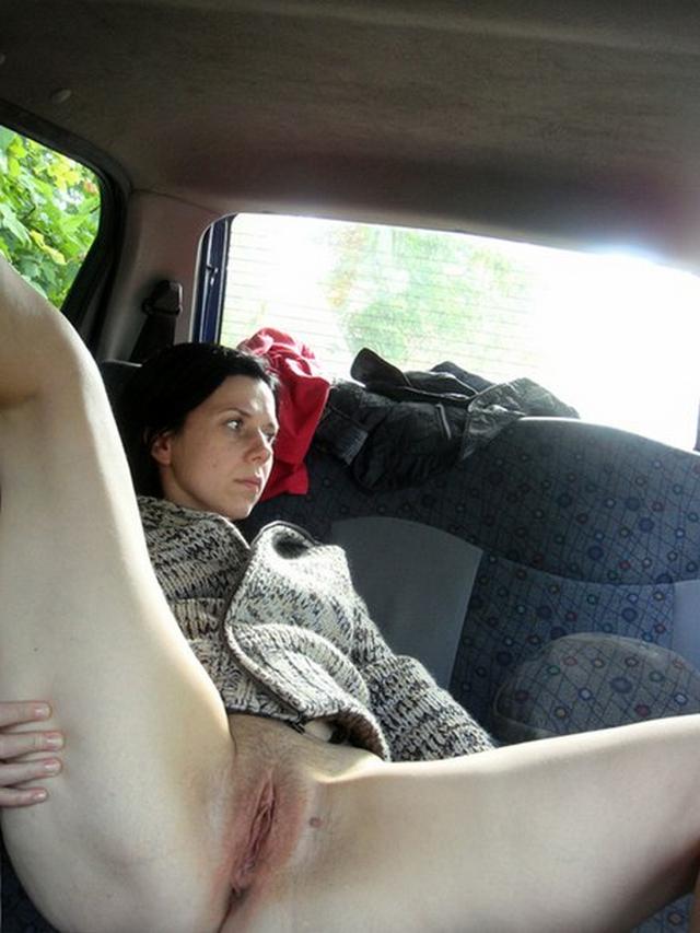 У брюнетки очень здорово выходит сосать член партнера 28 фото У брюнетки очень здорово выходит сосать член партнера 28 фото