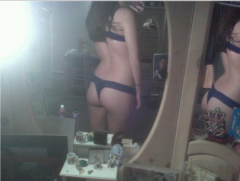 Селфи молодых очаровательных девушек 6 фото Селфи молодых очаровательных девушек 6 фото