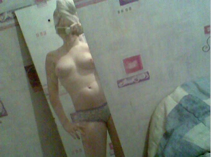 Откровенные селфи пышногрудых девиц 3 фото Откровенные селфи пышногрудых девиц 3 фото