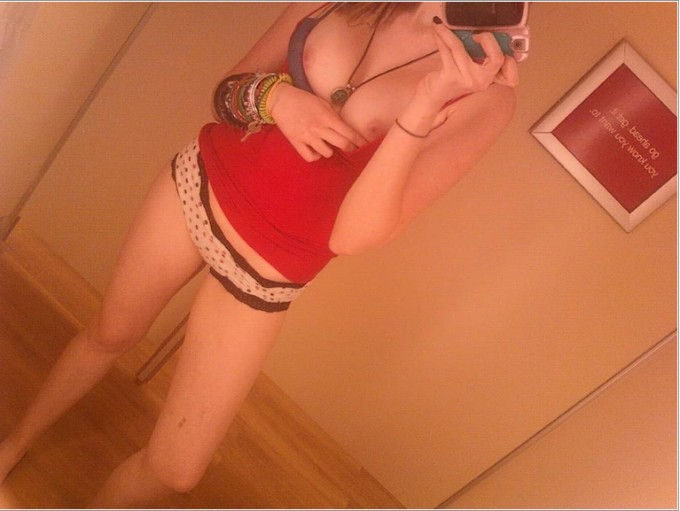 Откровенные селфи пышногрудых девиц 9 фото Откровенные селфи пышногрудых девиц 9 фото