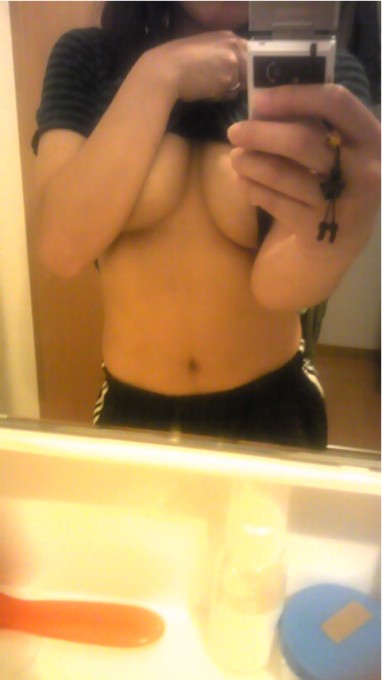 Откровенные селфи пышногрудых девиц 11 фото Откровенные селфи пышногрудых девиц 11 фото