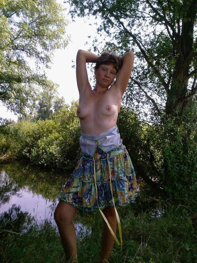 Деревенская баба позирует на свежем воздухе и трахается дома с мужиком 3 фото Деревенская баба позирует на свежем воздухе и трахается дома с мужиком 3 фото