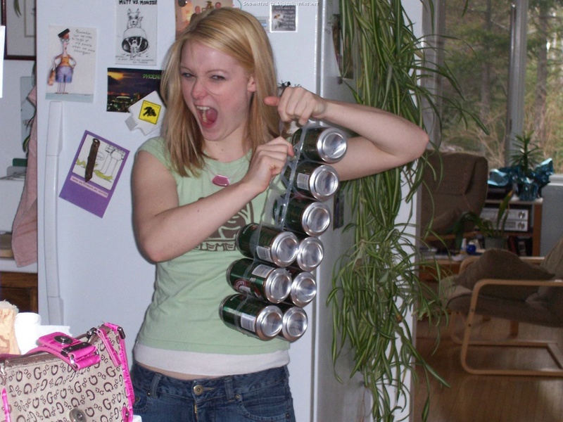 Бойфренд лижет и трахает бритую письку домашней телочки 1 фото Бойфренд лижет и трахает бритую письку домашней телочки 1 фото