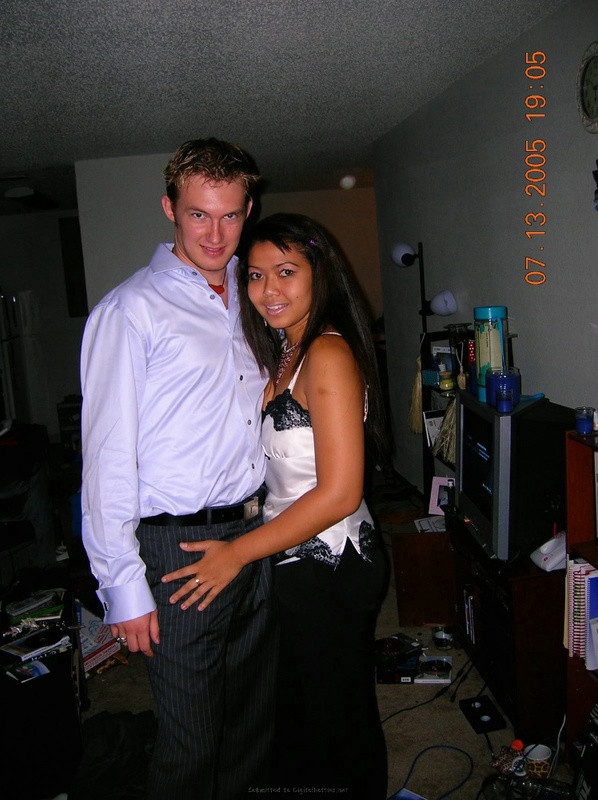 Две красотки покувыркались с ненасытным мужланом 13 фото Две красотки покувыркались с ненасытным мужланом 13 фото