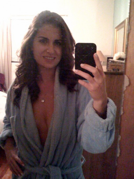 Красивые цыпочки делают селфи прелестей в ванной 15 фото Красивые цыпочки делают селфи прелестей в ванной 15 фото