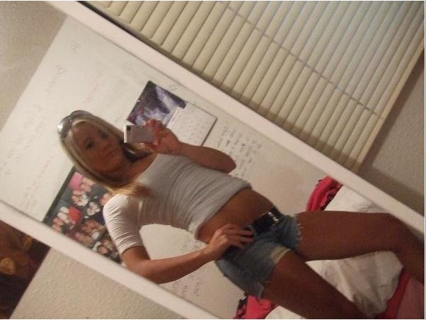 Мулатки блондинки и брюнетки фотографируют себя обнаженными 15 фото Мулатки блондинки и брюнетки фотографируют себя обнаженными 15 фото