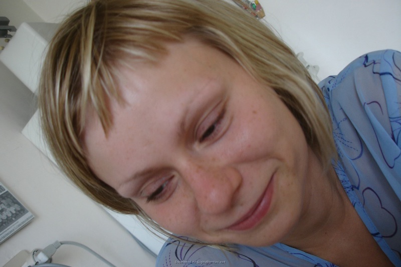 Голая блонда позирует на камеру 6 фото Голая блонда позирует на камеру 6 фото