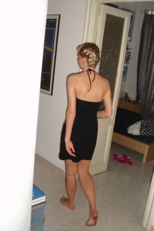 Голая блонда позирует на камеру 9 фото Голая блонда позирует на камеру 9 фото