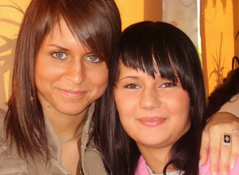 Частные снимки загорелой туристки на улице и дома 3 фото Частные снимки загорелой туристки на улице и дома 3 фото