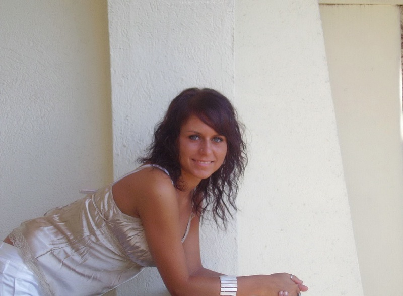 Частные снимки загорелой туристки на улице и дома 12 фото Частные снимки загорелой туристки на улице и дома 12 фото