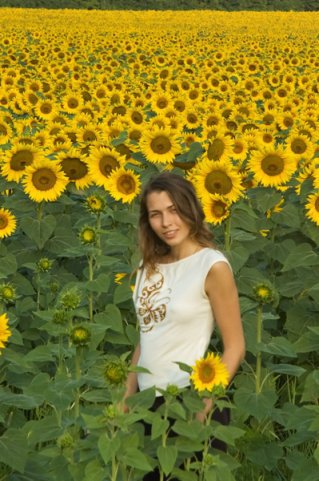 Русская эро-модель позирует на курорте 4 фото Русская эро-модель позирует на курорте 4 фото