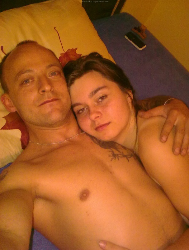 Мужик делает куни и ласкает молодую киску 5 фото Мужик делает куни и ласкает молодую киску 5 фото