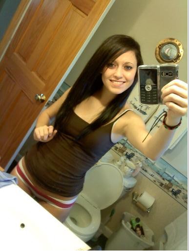 Домашние селфи обнаженных нимфоманок 16 фото Домашние селфи обнаженных нимфоманок 16 фото