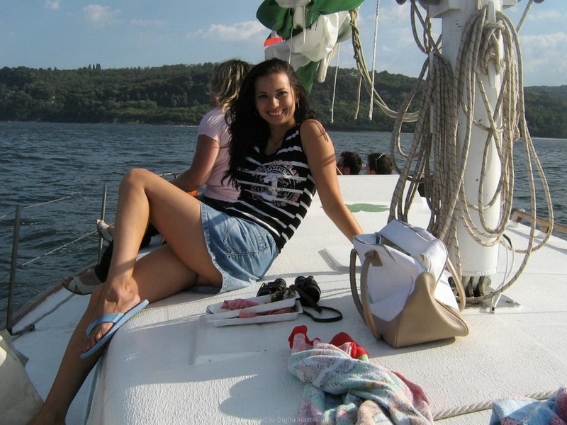 Откровенные и обычные снимки из жизни одной женщины 23 фото Откровенные и обычные снимки из жизни одной женщины 23 фото