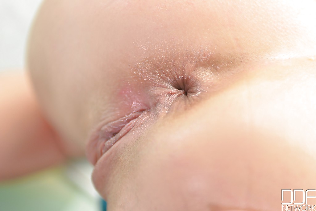 Грудастая американка в платье практикует фистинг 14 фото Грудастая американка в платье практикует фистинг 14 фото